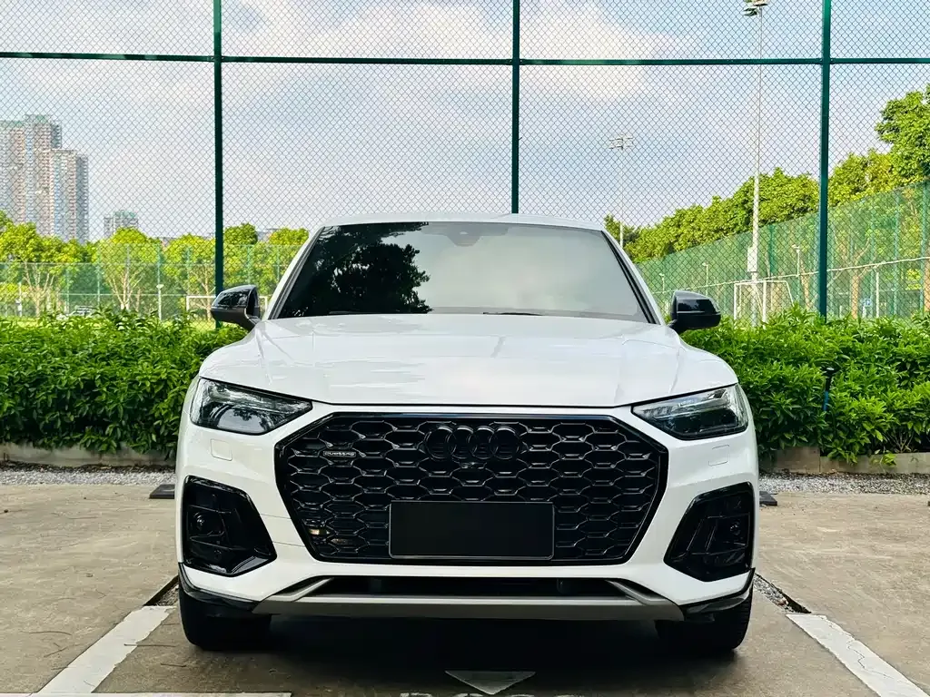 Audi Q5L Sportback — фото 3
