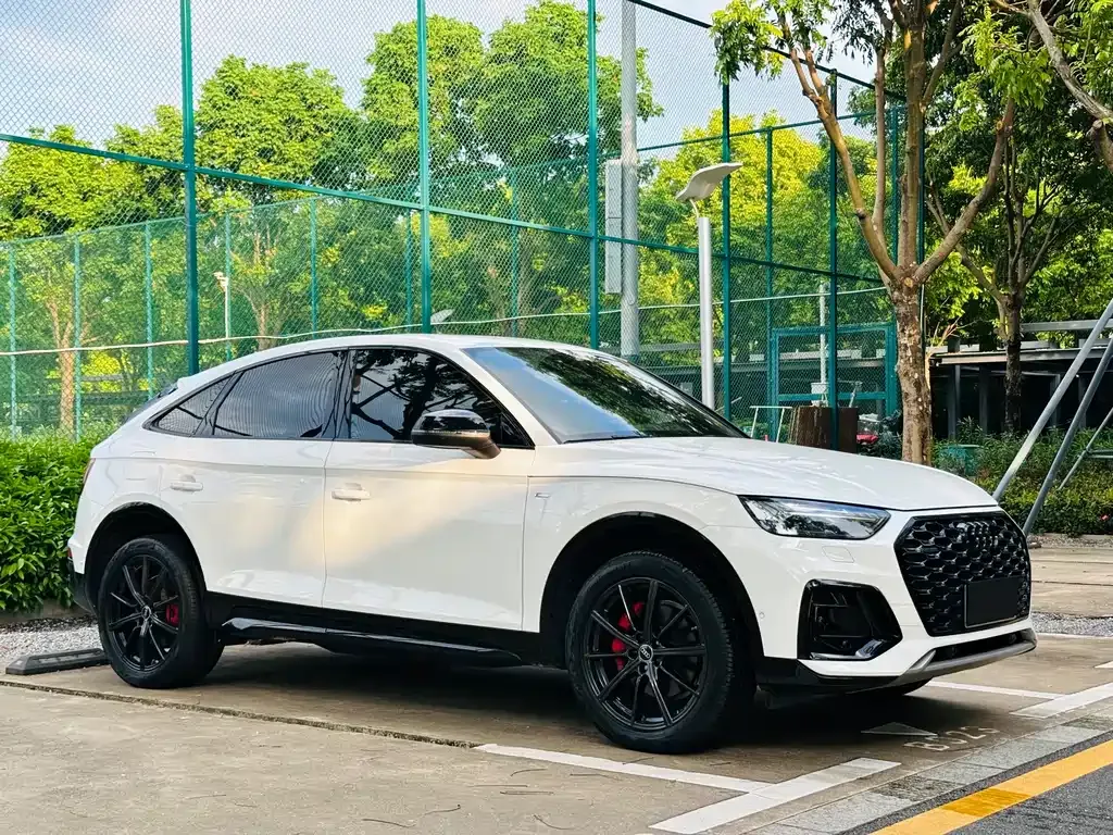 Audi Q5L Sportback — фото 4