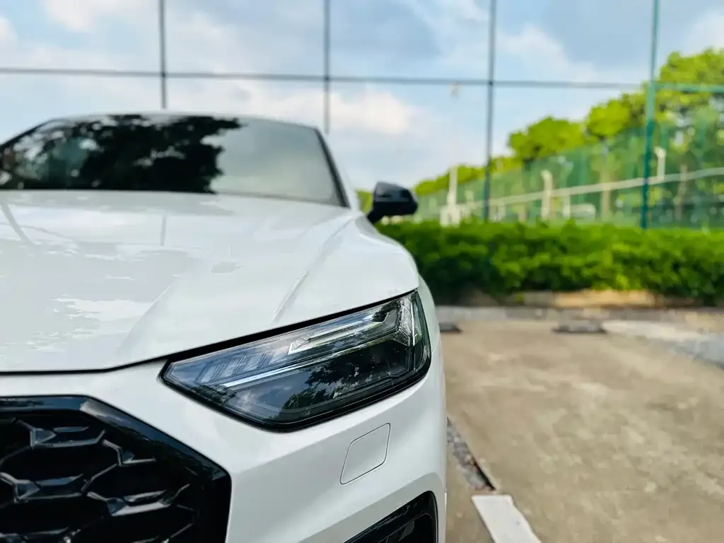 Audi Q5L Sportback — фото 5