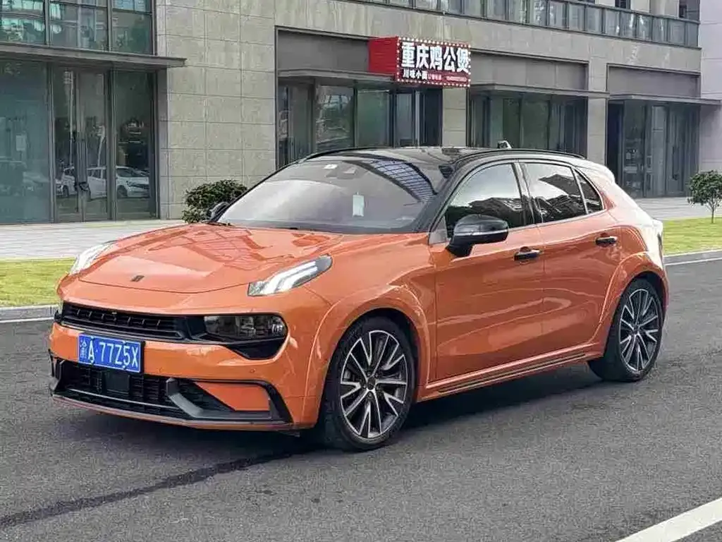 Lynk & Co 02 Hatchback — фото 1