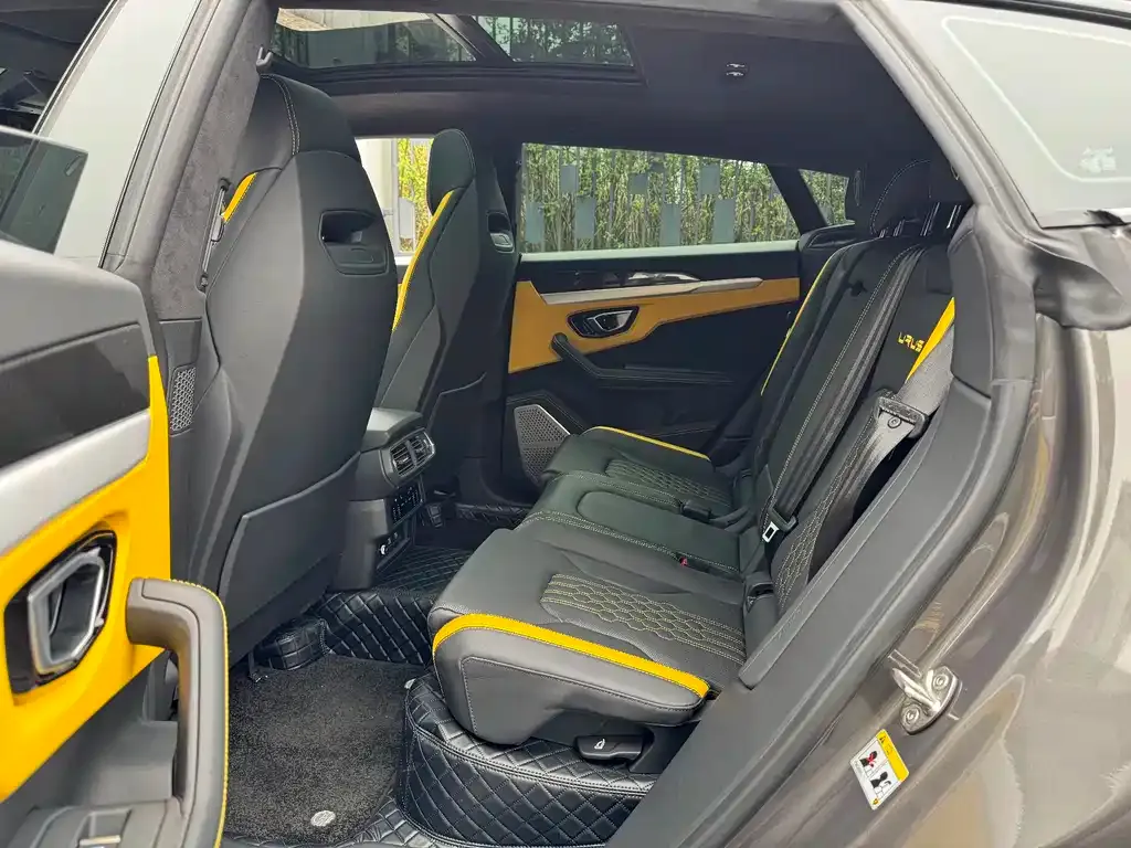 Lamborghini Urus — фото 9