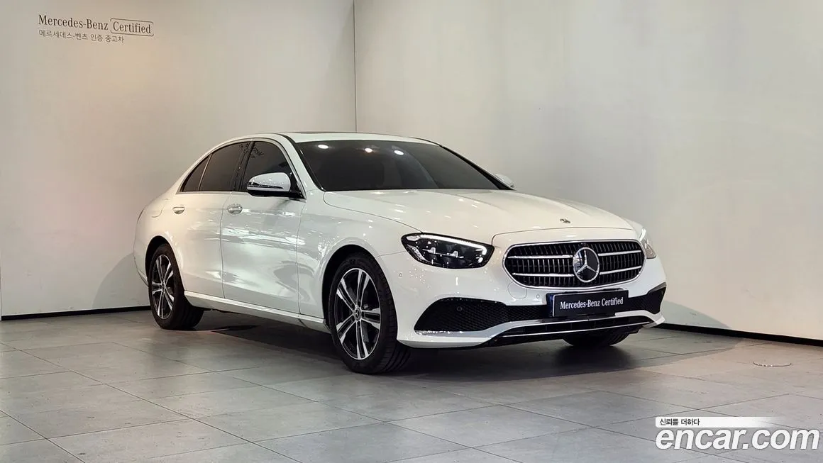 Mercedes-Benz E-Class — фото 1