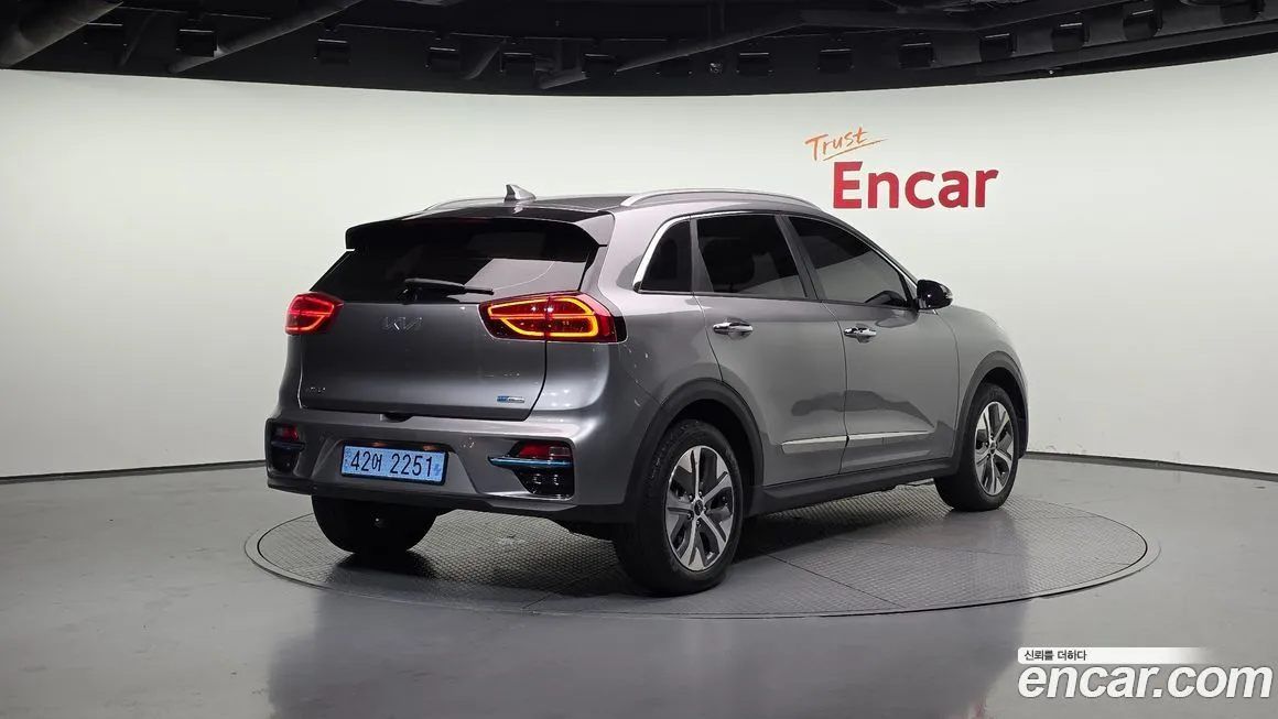 Kia Niro — фото 2