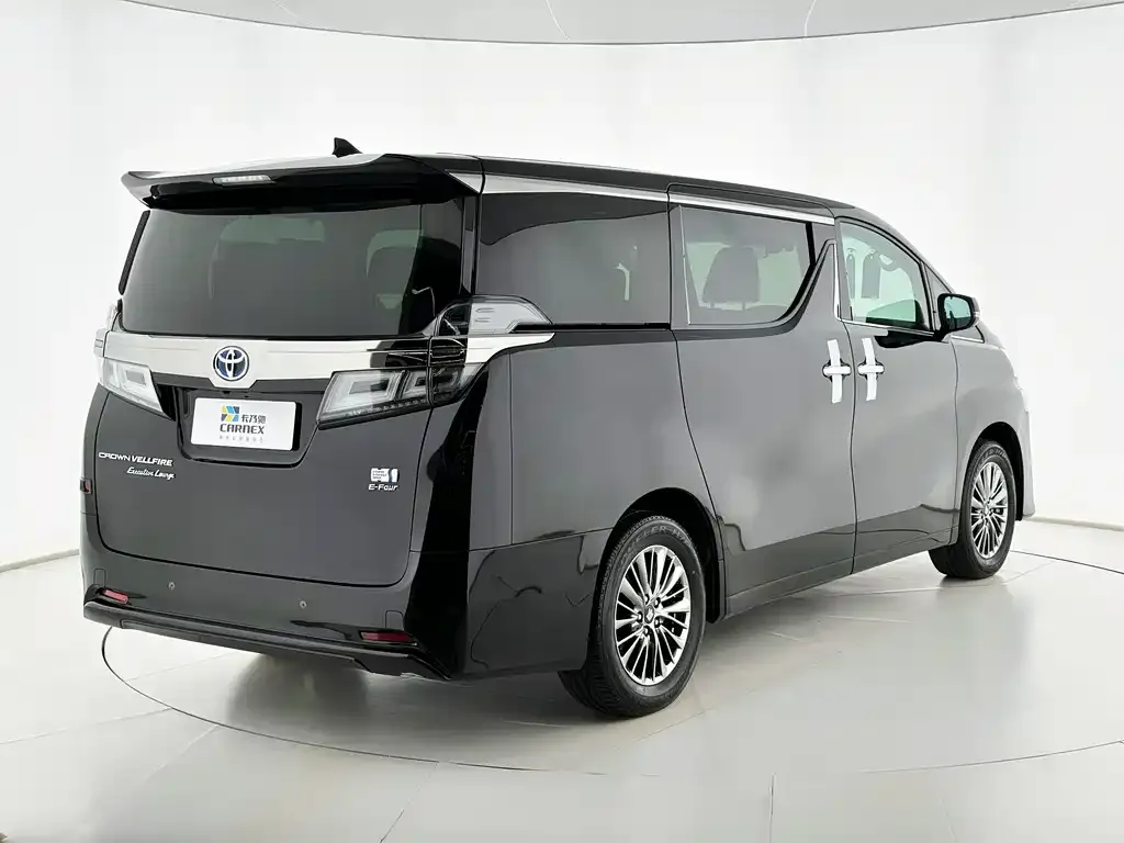 Toyota Vellfire — фото 10