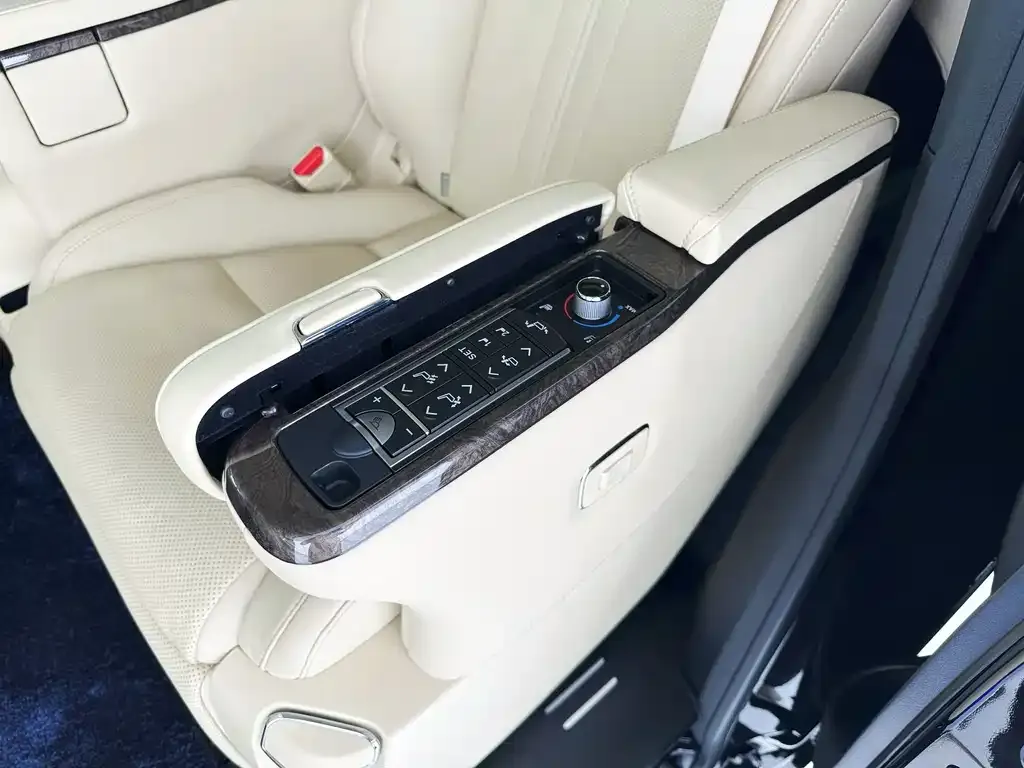 Toyota Vellfire — фото 4