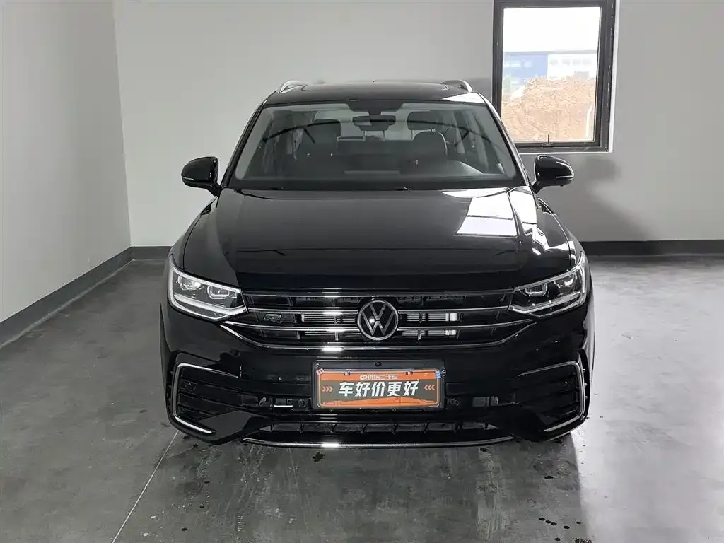 Volkswagen Tiguan L — фото 3