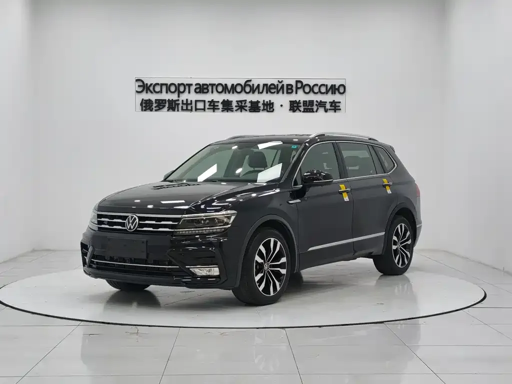 Volkswagen Tiguan L — фото 1