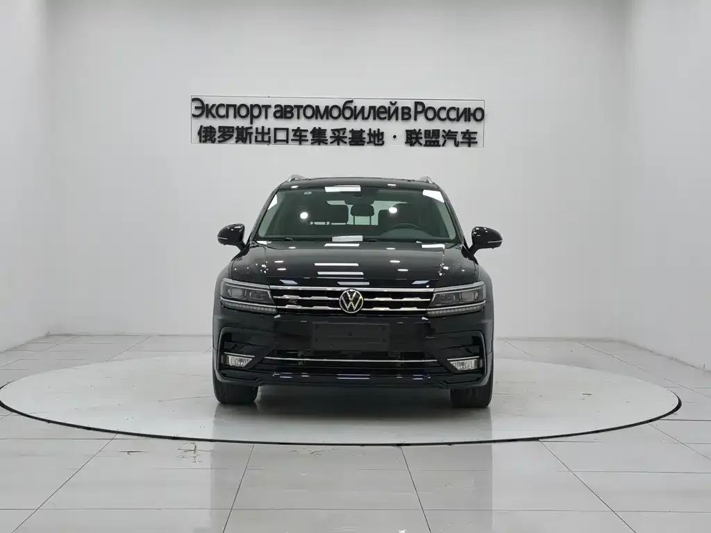 Volkswagen Tiguan L — фото 2