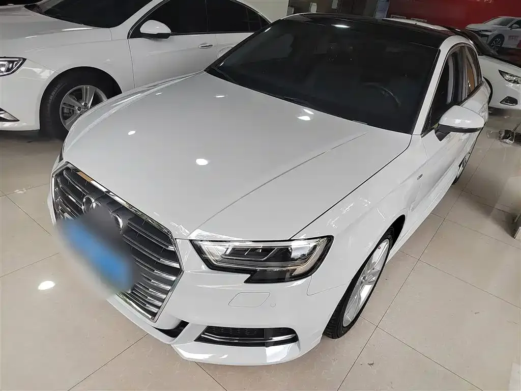Audi A3 — фото 1