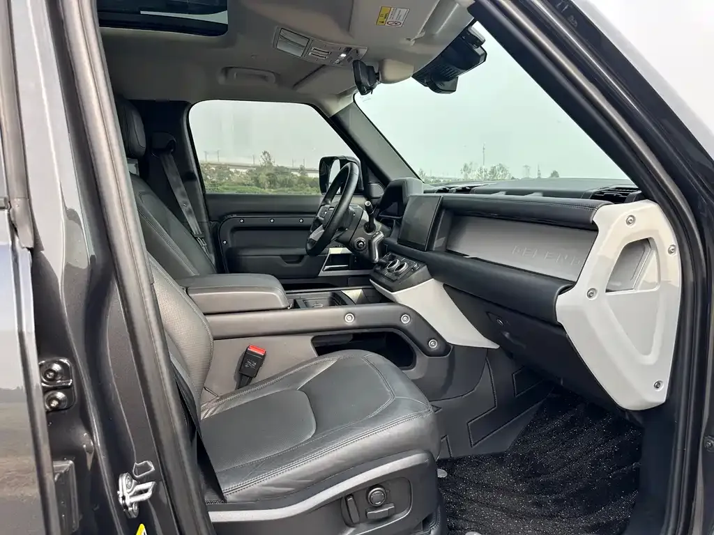 Land Rover Defender — фото 10