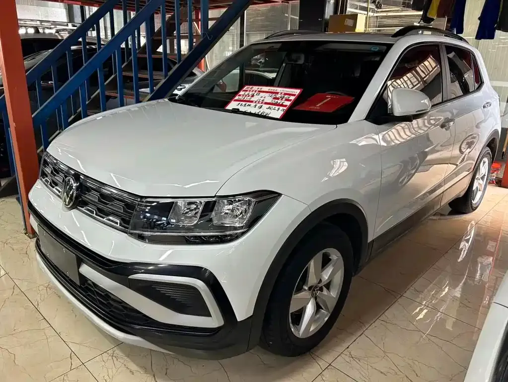 Volkswagen T-Cross — фото 1