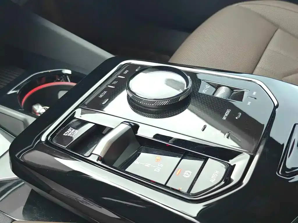 BMW 5 Series — фото 10
