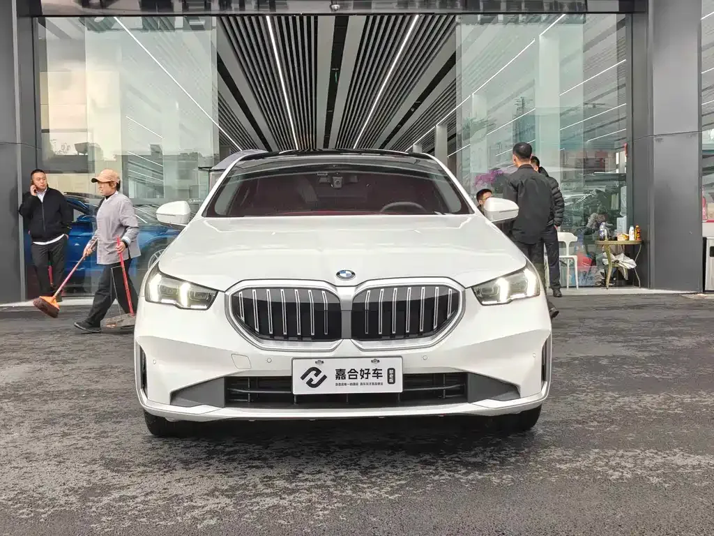 BMW 5 Series — фото 2