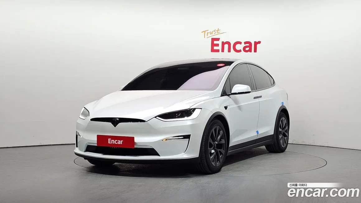 Tesla Model X — фото 1