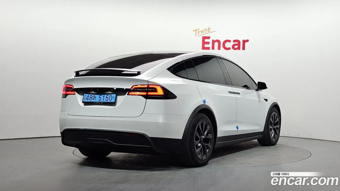 Tesla Model X — фото 2