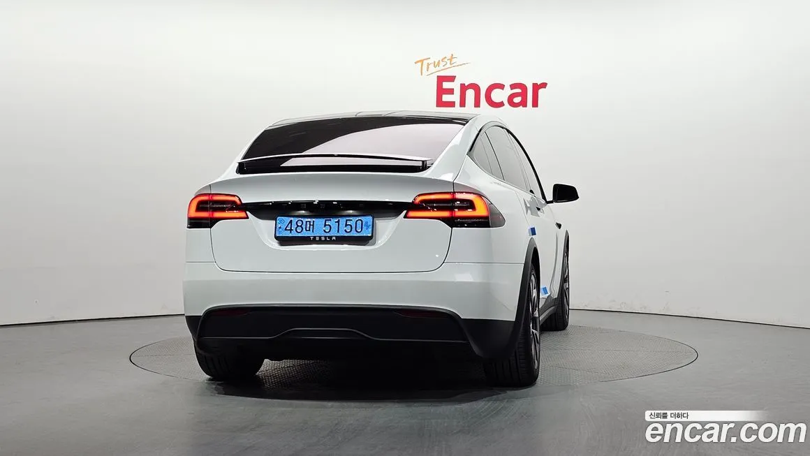 Tesla Model X — фото 4