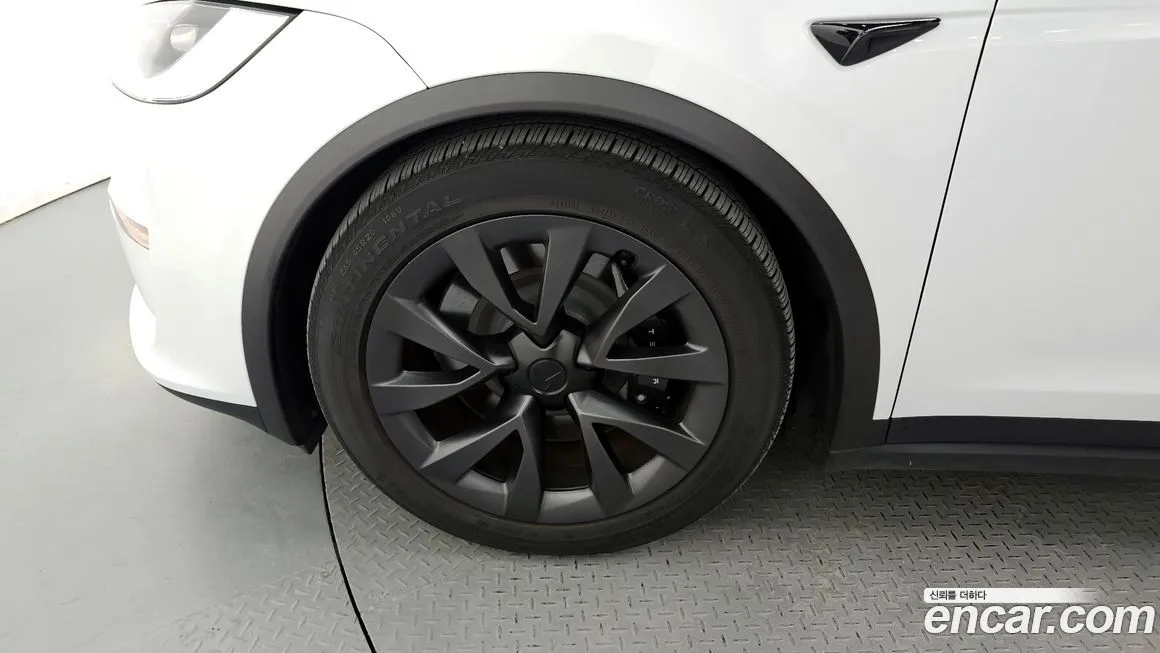 Tesla Model X — фото 5