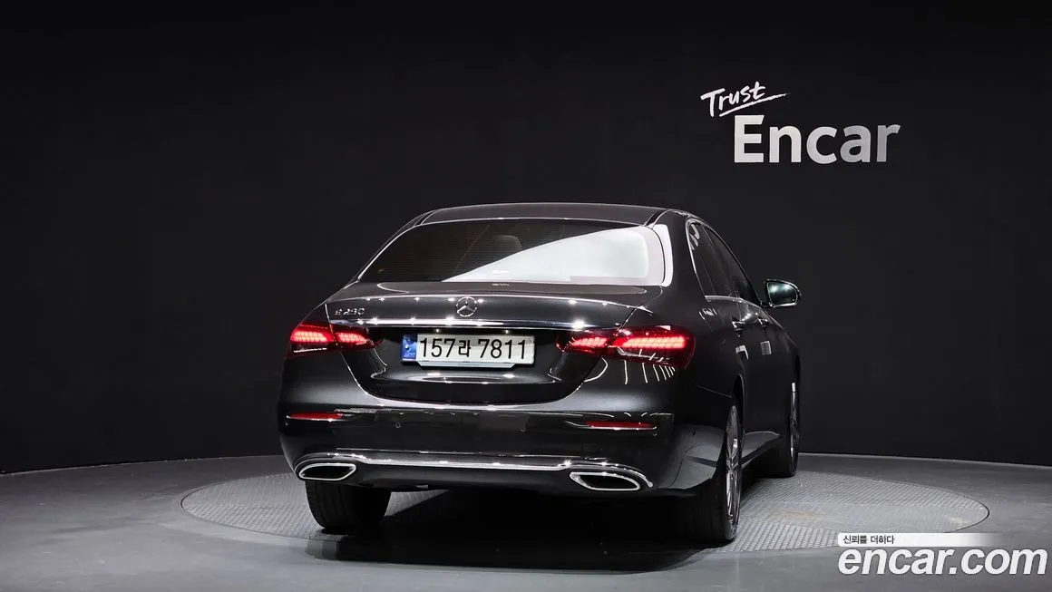 Mercedes-Benz E-Class — фото 4