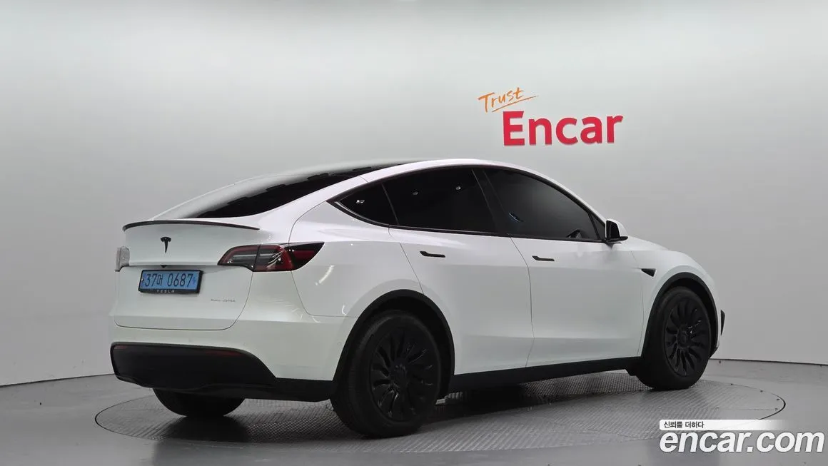Tesla Model Y — фото 2