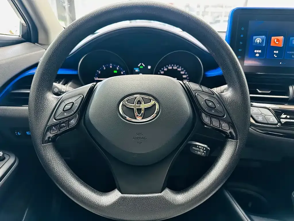 Toyota C-HR — фото 10