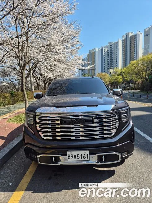 GMC Sierra — фото 1
