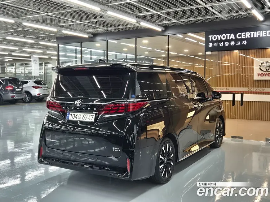 Toyota Alphard — фото 2