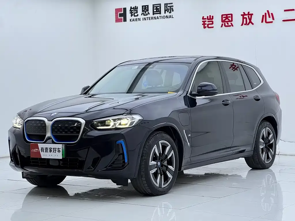 BMW iX3 — фото 1