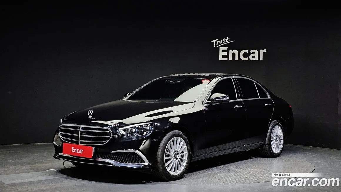 Mercedes-Benz E-Class — фото 1