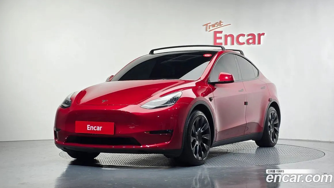 Tesla Model Y — фото 1