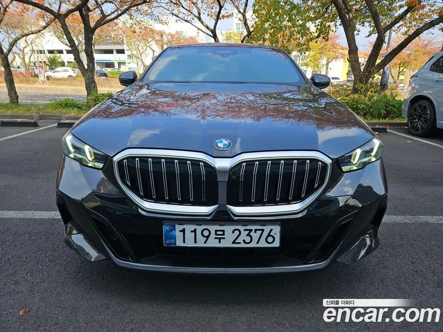 BMW 5-Series — фото 1