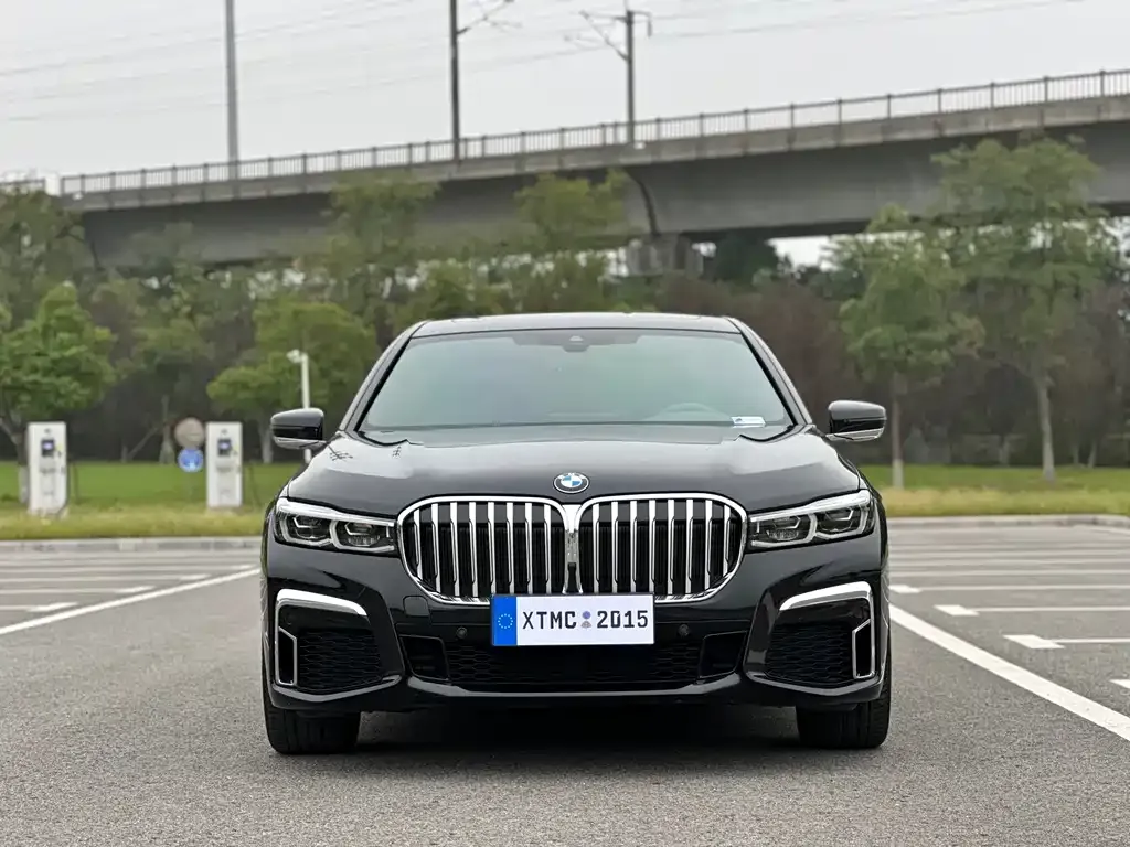 BMW 7 Series — фото 2