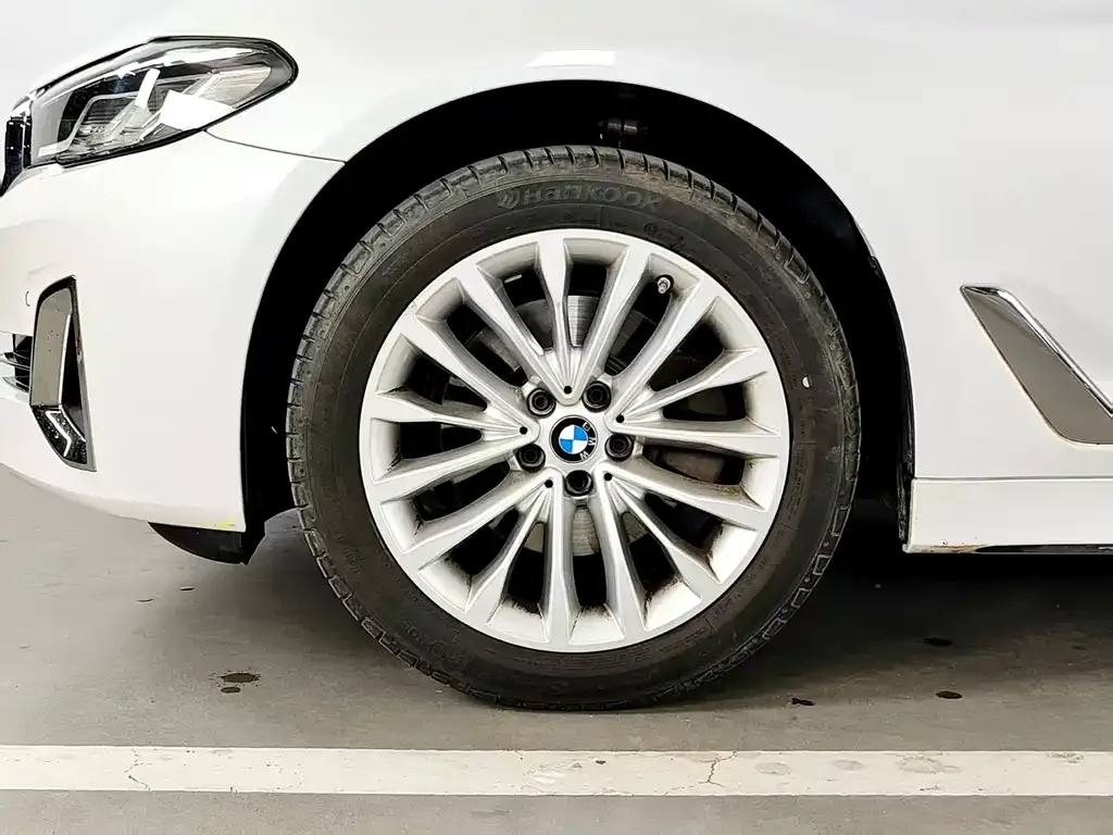 BMW 5 Series — фото 4