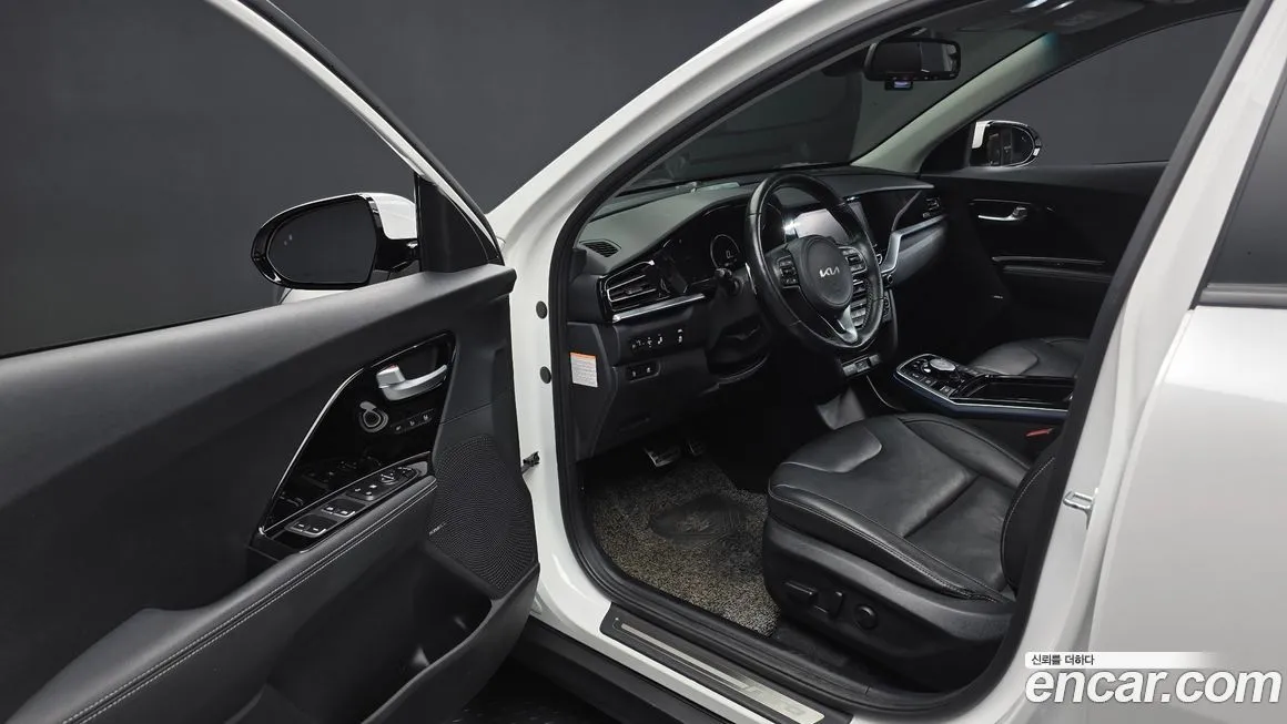 Kia Niro — фото 10