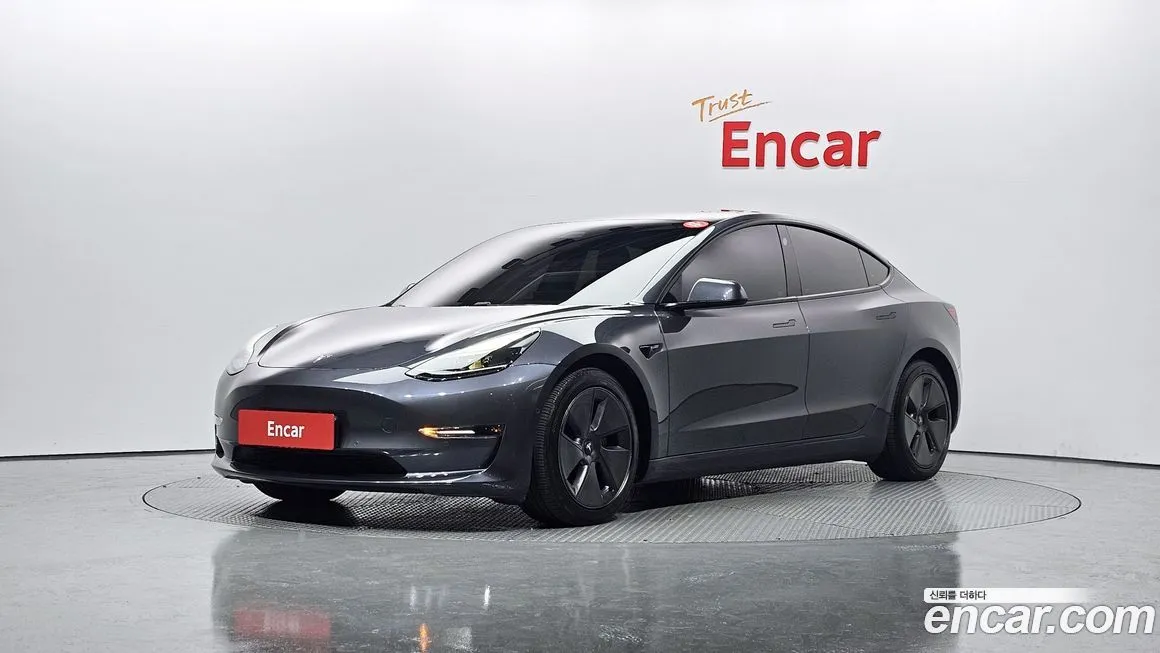 Tesla Model 3 — фото 1