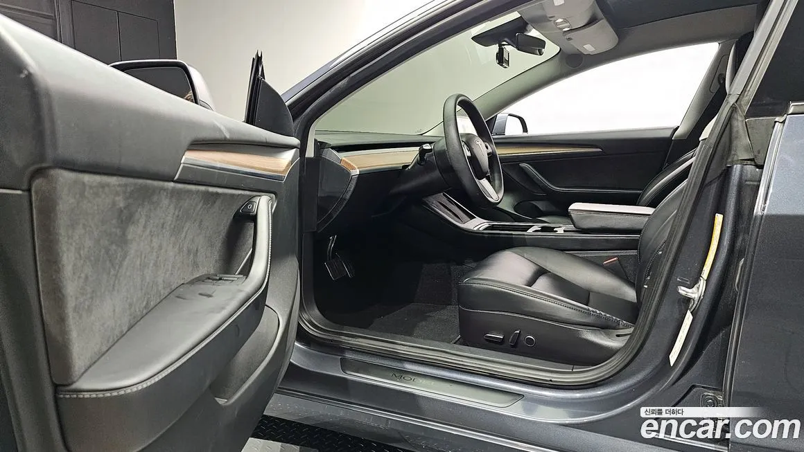 Tesla Model 3 — фото 10