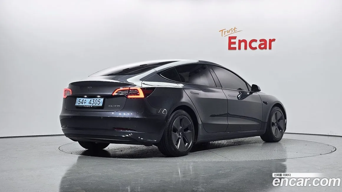 Tesla Model 3 — фото 2