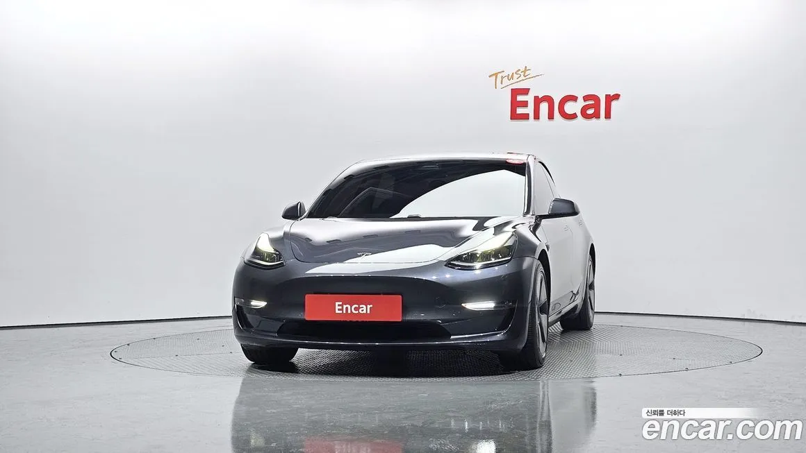Tesla Model 3 — фото 3