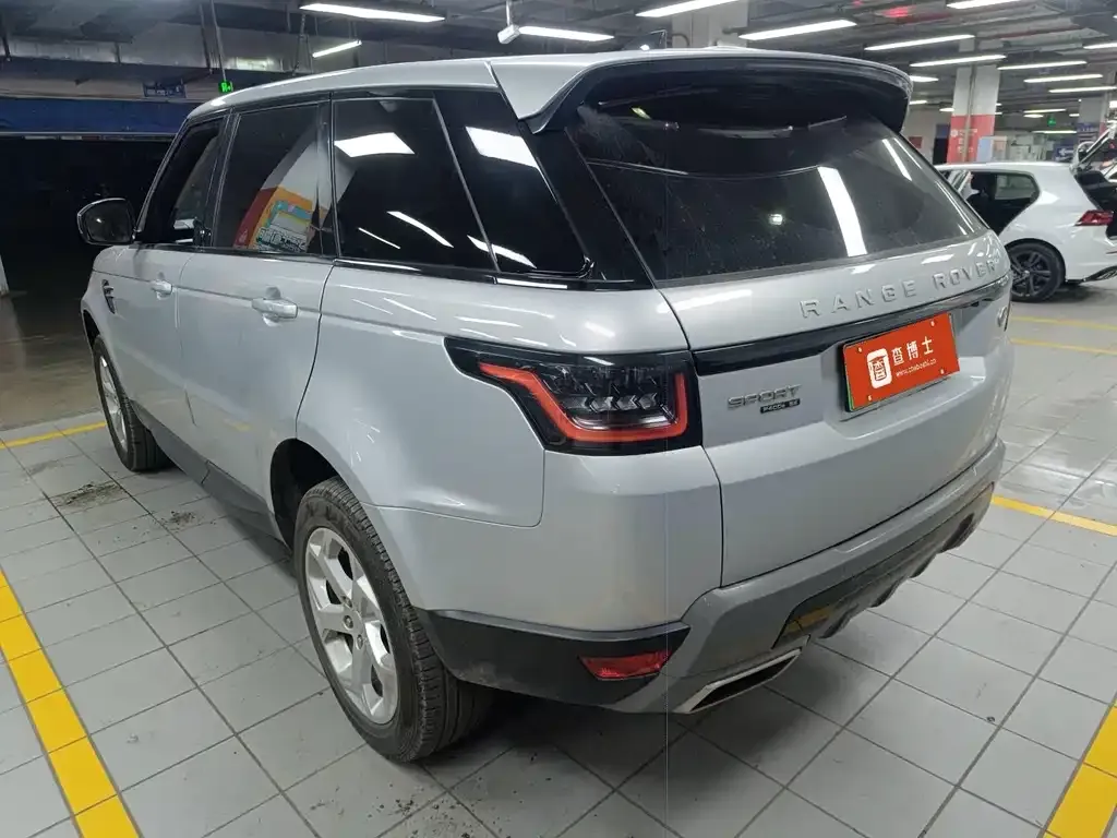 Land Rover Sport PHEV — фото 6