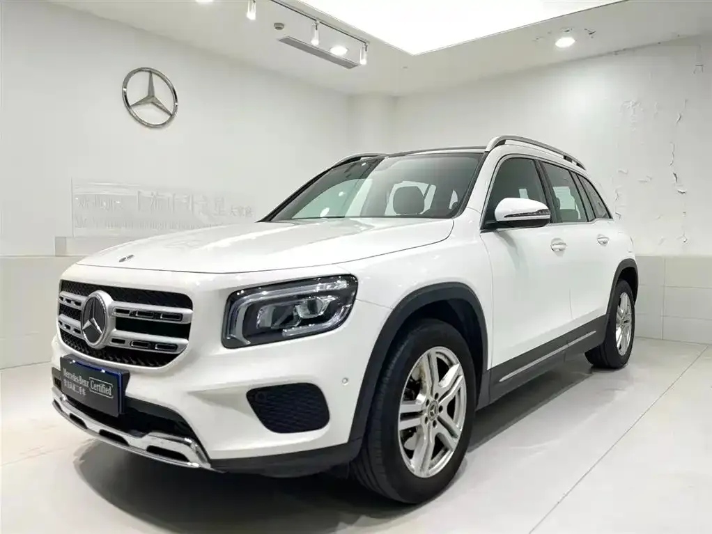 Mercedes-Benz GLB — фото 1