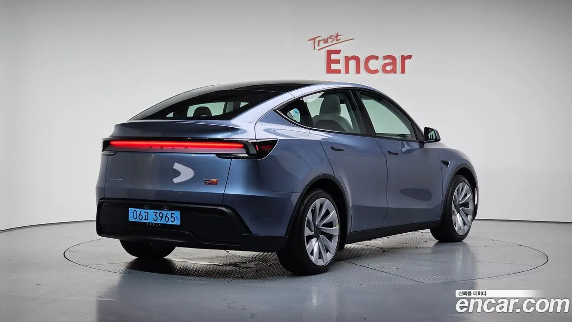 Tesla Model Y — фото 2