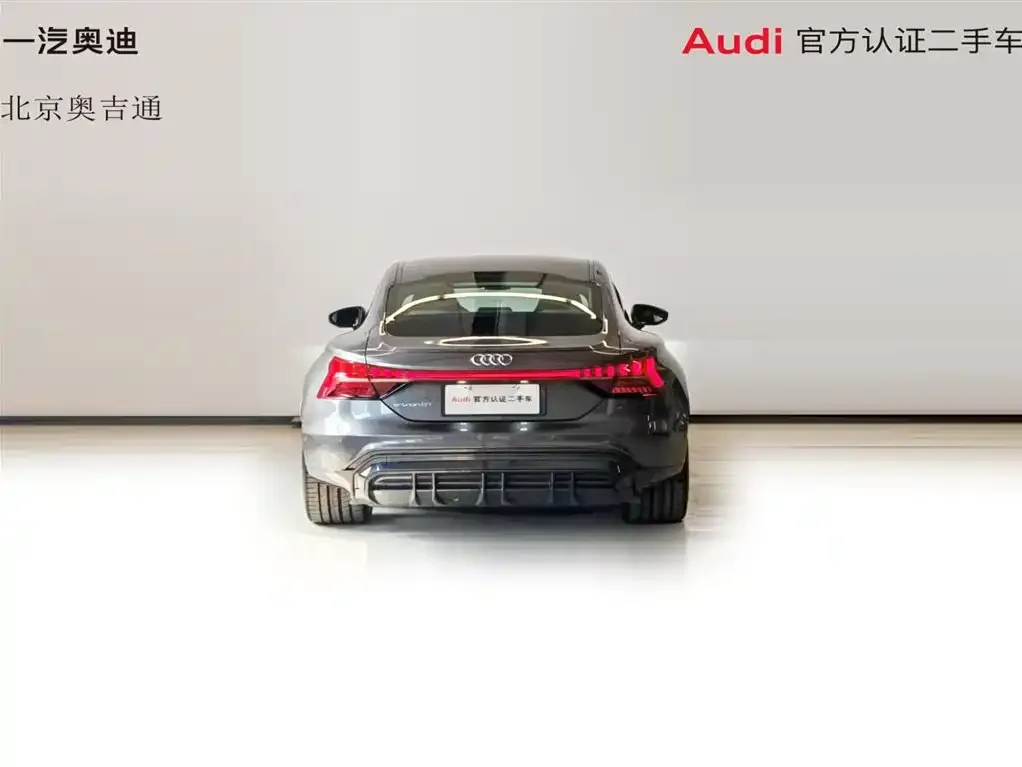 Audi e-tron GT — фото 2