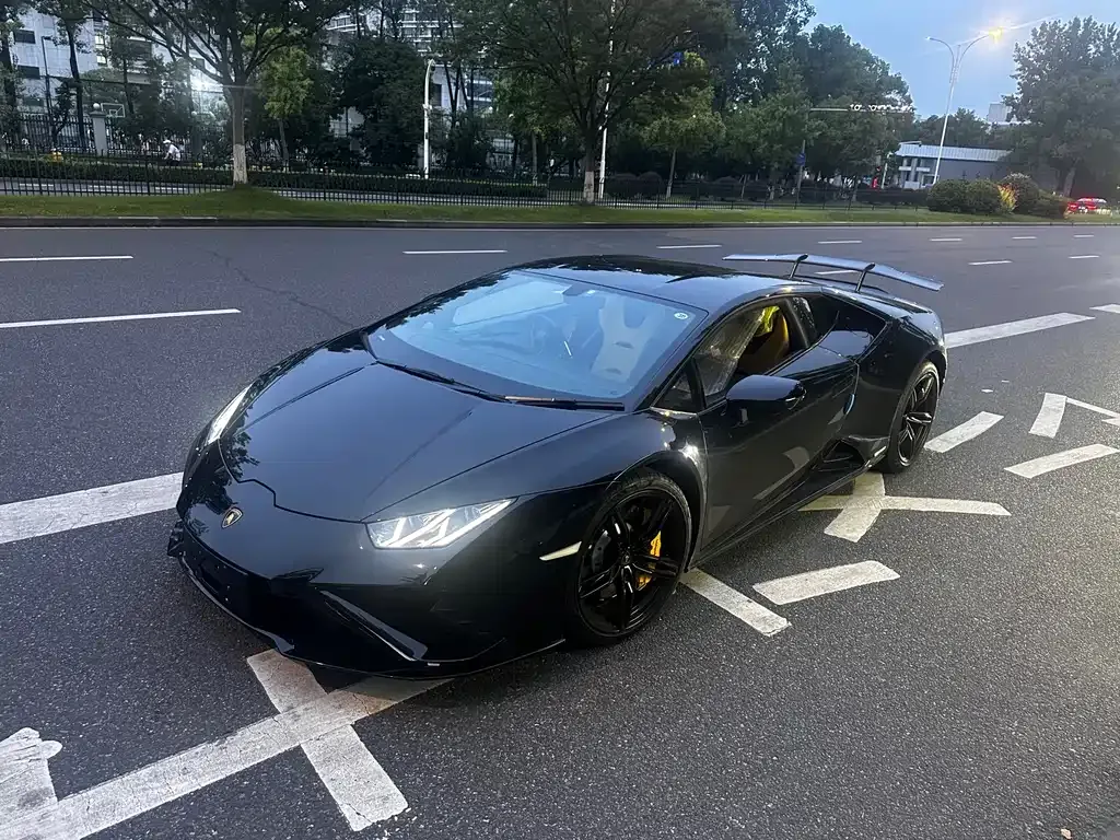 Lamborghini Huracan — фото 1