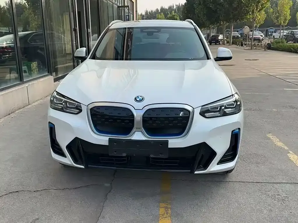 BMW iX3 — фото 2