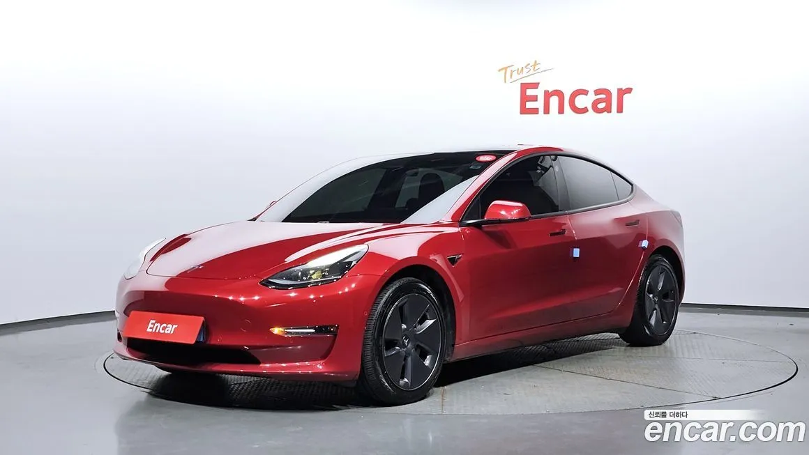 Tesla Model 3 — фото 1