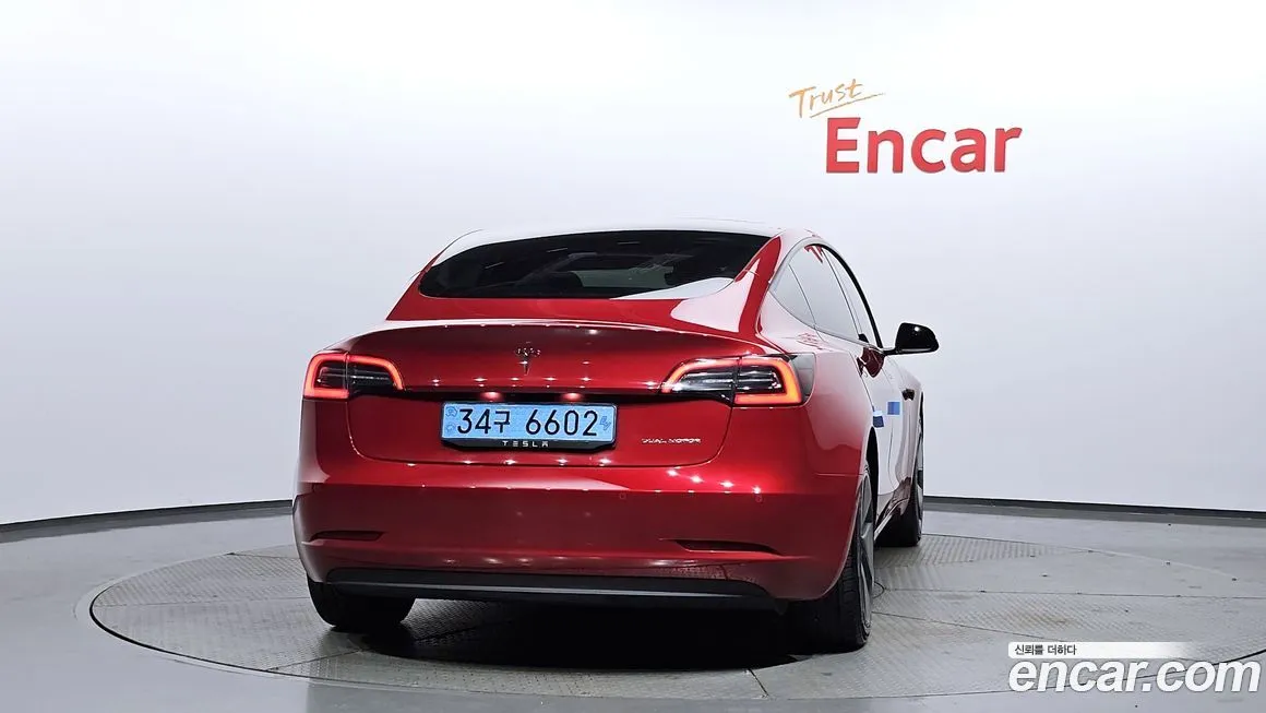 Tesla Model 3 — фото 4