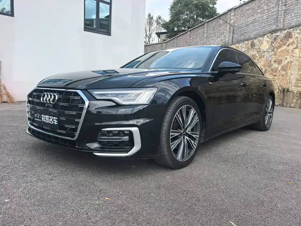 Audi A6L — фото 1
