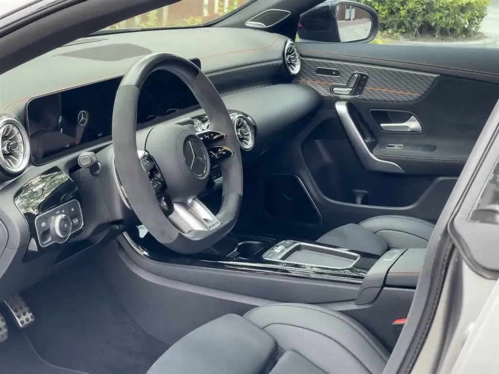 Mercedes-Benz CLA AMG — фото 10