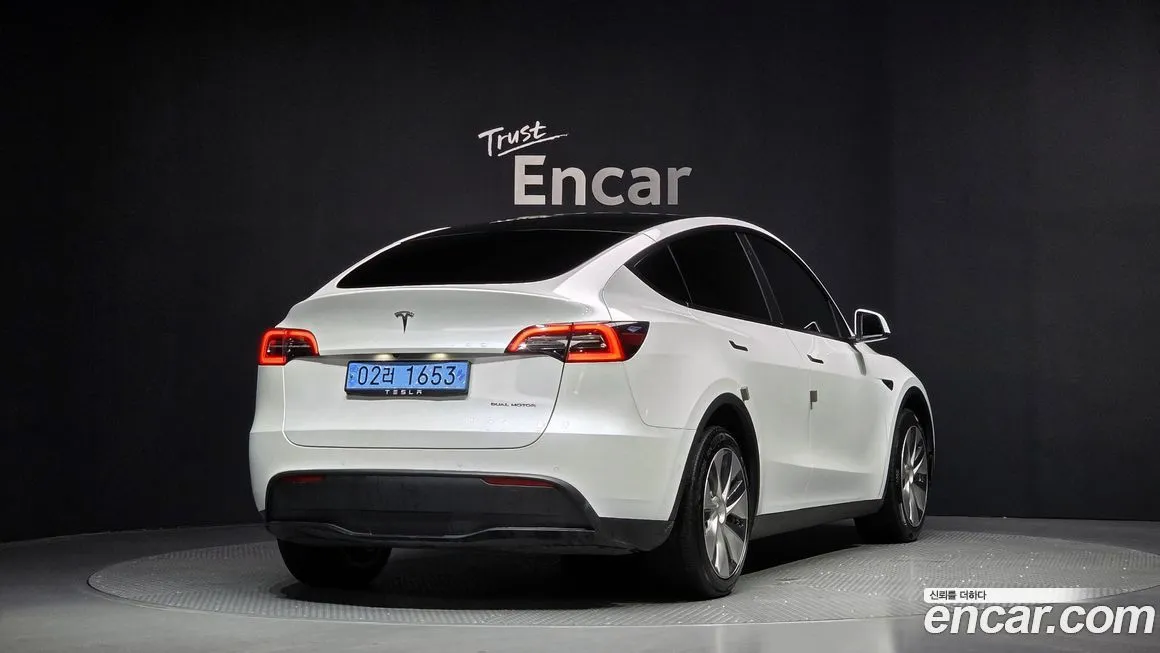 Tesla Model Y — фото 2