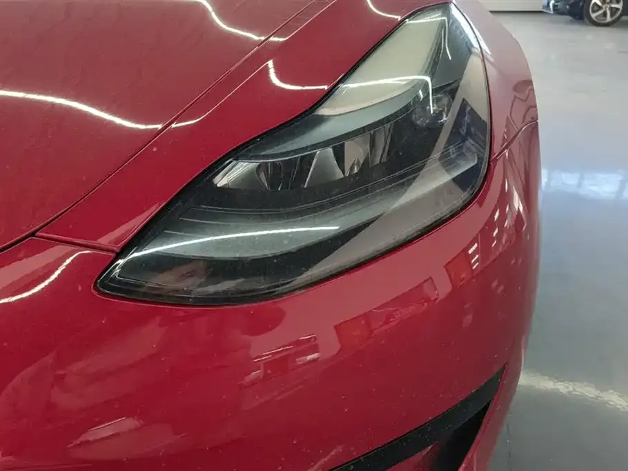 Tesla Model 3 — фото 5