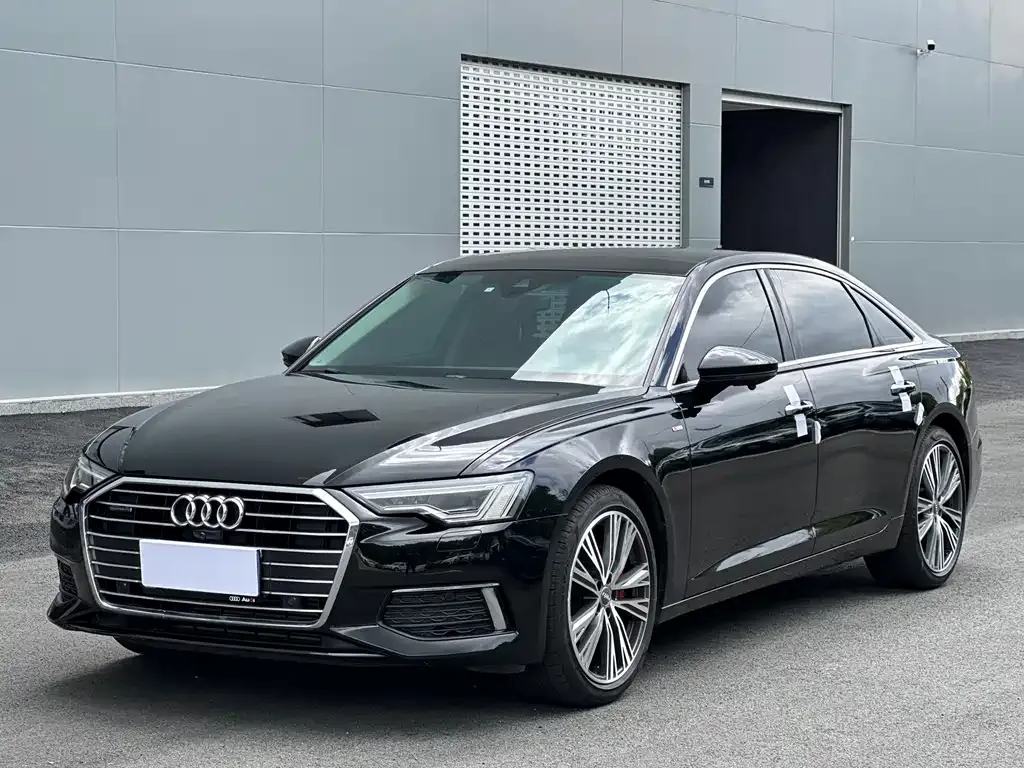 Audi A6L — фото 1
